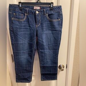 SO Jeans 15 Juniors Capri Length Stretch Dark Blue Denim Capris